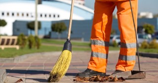 Уборка территории Выборг, цена от 1050 руб./час