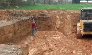 Выкопать котлован под фундамент в Выборге - от 2624 руб. | ГОСТСТРОЙ