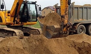 Выкопать яму экскаватором в Выборге от 945 руб. - ГОСТСТРОЙ